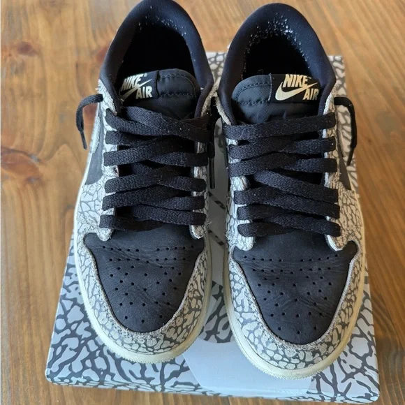Jordan Kids Sneakers in Black and White